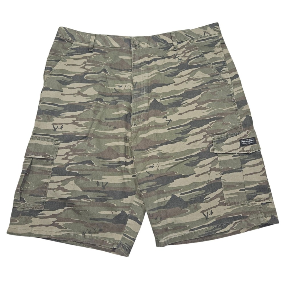 NWT Wrangler Premium Fabric Cargo Shorts Tiger Stripe Camo Sz 42